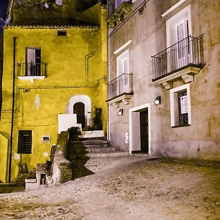 Largo Chianura 3*